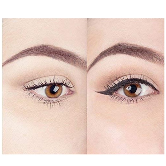 💋2/$20💋 Winged Eyeliner Stamp in Midnight Black - Picture 3 of 7